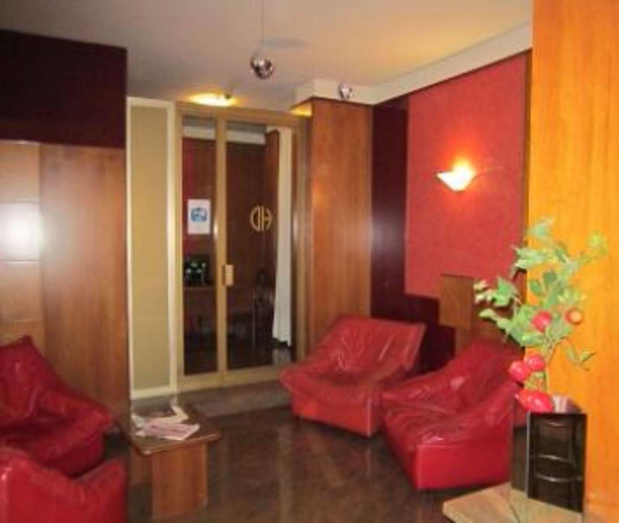 Hotel Donatello Módena Exterior foto